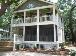 607 May Joe Street by Hodnett Cooper