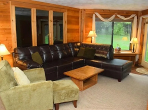 Seven Springs 3 BR Condo, walk to slopes! by RedAwning