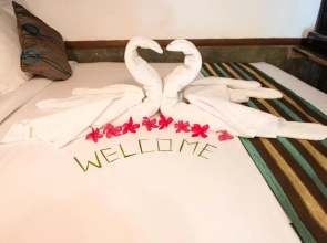 Hobbit's House Homestay