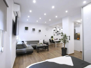 (A) Koukaki, A modern, newly refurbished Studio