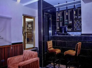 De Bullion Hotels and Suites