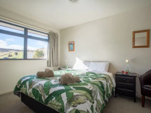 Loch Vista Lake View Villa Accommodation