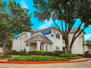 Studio 6 Arlington, TX - South - Dallas