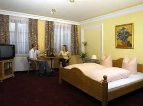 Autobahnrestaurant & Motorhotel Pack