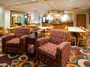 Holiday Inn Express & Suites Worthington by IHG
