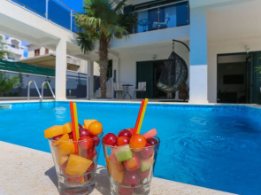 Wonderful 5 Bedroom Villa With Private Swimming Pool, Amazing sea View Terrace
