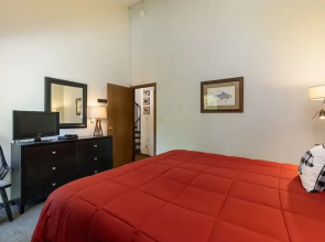 1196 Flying Dutchman 1 Bedroom Condo by RedAwning