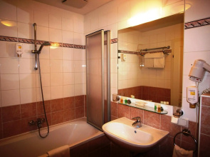 SUITE HOTEL 900m ZUR OPER