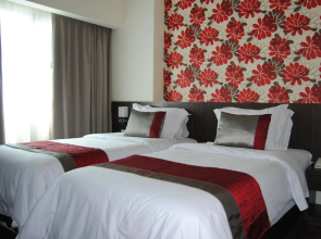 Solo Paragon Hotel & Residences