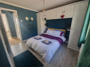 2br-sleeps4-balcony-petsok-parking-ferryside