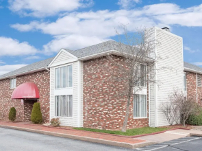 Spencer Inn & Suites