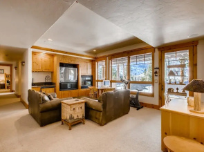 2118-A Vermont Rd Rental