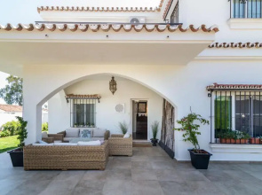 N&A Velázquez 5BDR Independent Villa