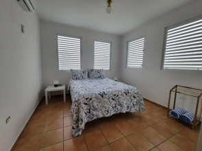 2 bdr apt - 4 min walk to Sandy Beach