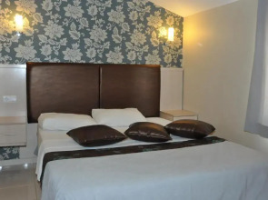 Joker Side Hill Suite Hotel