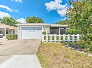 Sunny Home in The Villages w/ Lanai & Pool Access!
