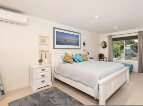 Milang Lakefront Retreat