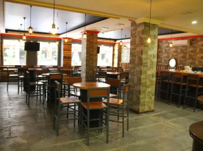 RedDoorz Plus near Soekarno Hatta Airport 2