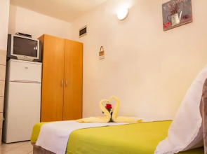 Comfy Little Couple Apartment a3