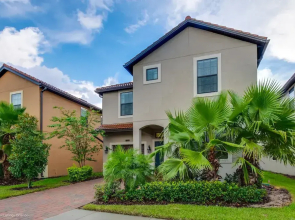 Luxury 6 Bedroom 4 Bath Home with Spa