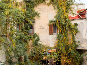 Iconic Apartment in Porta Carini by Wonderful Italy