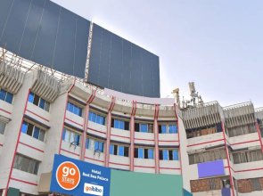 Goroomgo Red Sea Plaza Bhopal