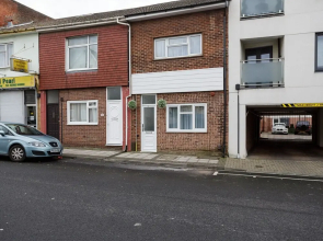 Upper Strand Apartment