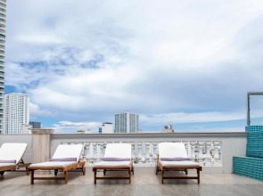 Seven Seas Hotel and Apartment