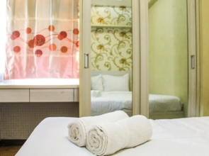 Fully Furnished and Cozy Design 1BR Green Pramuka Apartment