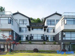 Dujiangyan Shili Mountain Jing Private Tang Hot Spring Resort Hotel (Qingchengshan Branch)