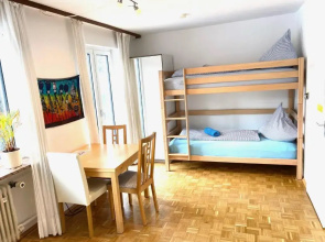 Gemütliches Privatzimmer / Garten / in geteilten Haus / nahe München Zentrum