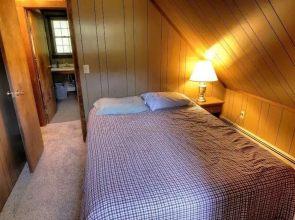 Mountain Watch 4 Bedroom Chalet by RedAwning