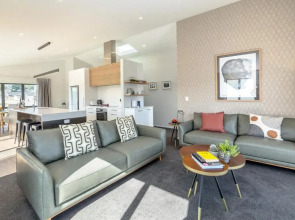 Citron 9 (Adults Only)