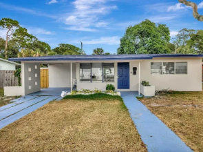 Pompano Beach Bungalow for 5!