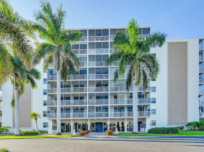 Oceanfront Studio w/ Gulf & Sunset Views From Bed!