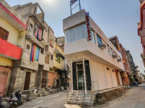 Oyo 22942 Hotel Opal