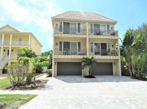 534 Avanti Villa on Grand Canal 4 Bedrooms 3 Bathrooms Townhouse