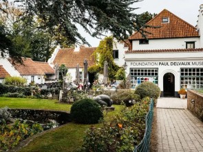 Charming Apartment Near Beach