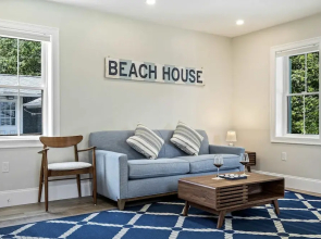 Bourne By The Beach Beautiful Home for 6 Near Shops and the Shore