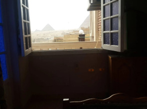 Pyramids Plateau Inn