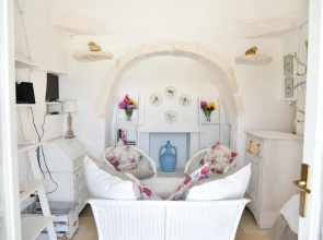 Trullo Albamarina with sea view Pool