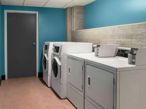 Days Inn And Suites By Wyndham Lancaster Amish Country