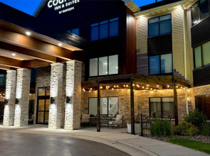 Country Inn & Suites by Radisson, Appleton Airport - Fox River Mall Area