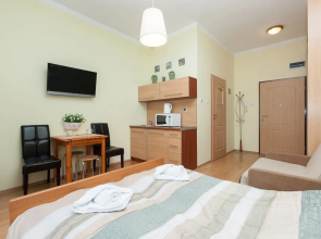 Trzy Korony Piastów by Renters