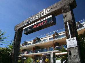 Lakeside Apartments