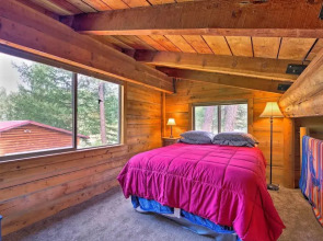 Rustic Idaho Cabin < 10 Mi to Payette Lake!