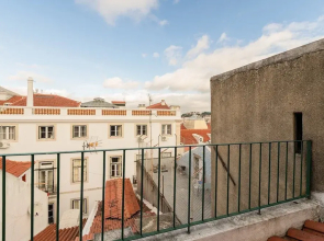 Attic Apartment With Balcony in Bairro Alto