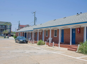 Colonial Inn Motel