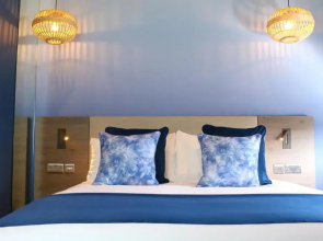 Hex Wildlife Hotel