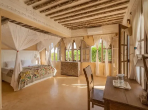Amani House 5 Bedrooms Sleeps 10